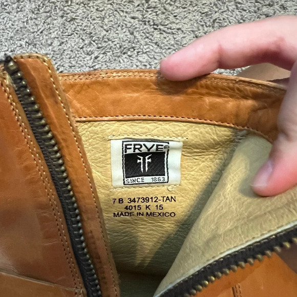 Frye women’s Dara harness moto ankle bootie size 7B - Picture 7 of 9